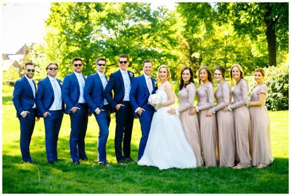 Gruppenfoto zur Hochzeit