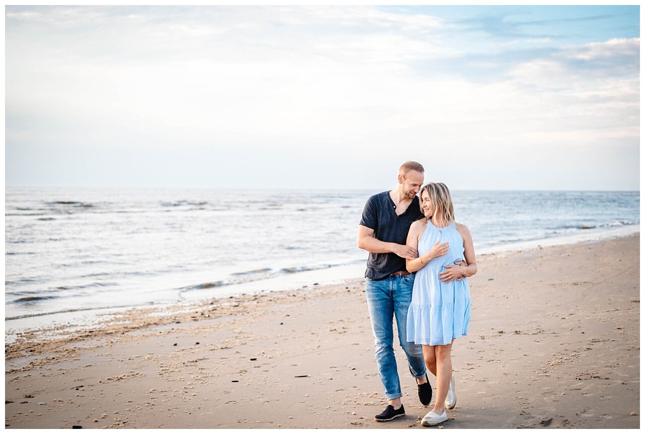 Paarshooting am Strand, Paarfotos am Meer, Engagement Shooting in Zandvoort, Fotos in Holland