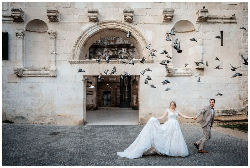 Hochzeitsfotos in Split, After Wedding Shooting in Kroatien mit einem echten Brautpaar vor den Sehenswürdigkeiten von Split.